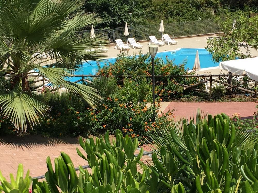 Residence Pietre Bianche Aparthotel Pizzo  Exterior foto