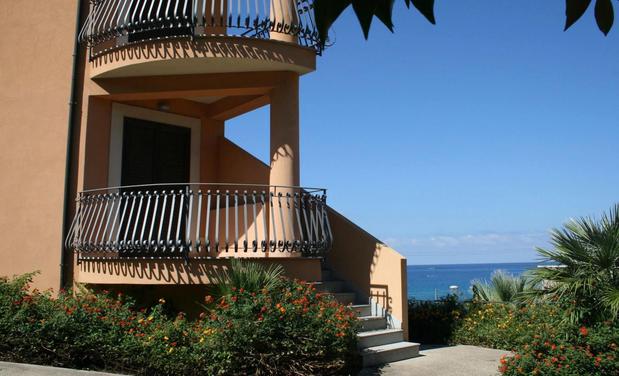 Residence Pietre Bianche Aparthotel Pizzo  Exterior foto